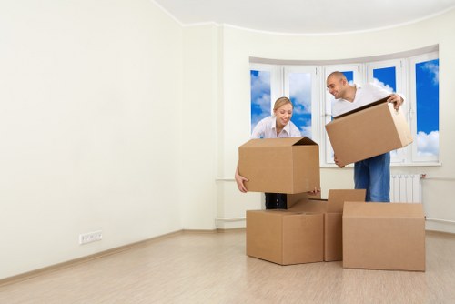 A moving van service helping with local Earls Court relocation and unloading