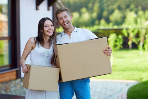 Local moving van planning around Earls Court streets and access points