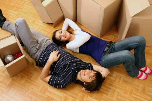 Manual handling and secure loading of furniture