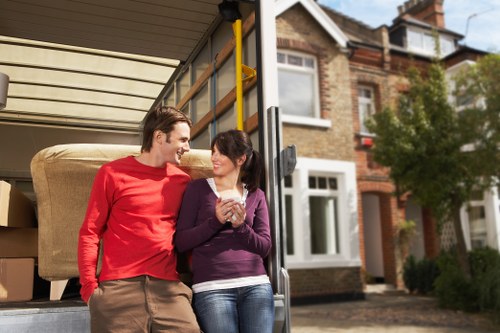 Commercial moving truck support for Earls Court businesses